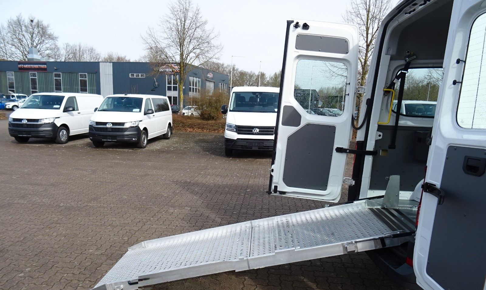 Volkswagen Crafter 35 Kombi LR 8.Sitze Rollstuhlrampe Stand foto 7