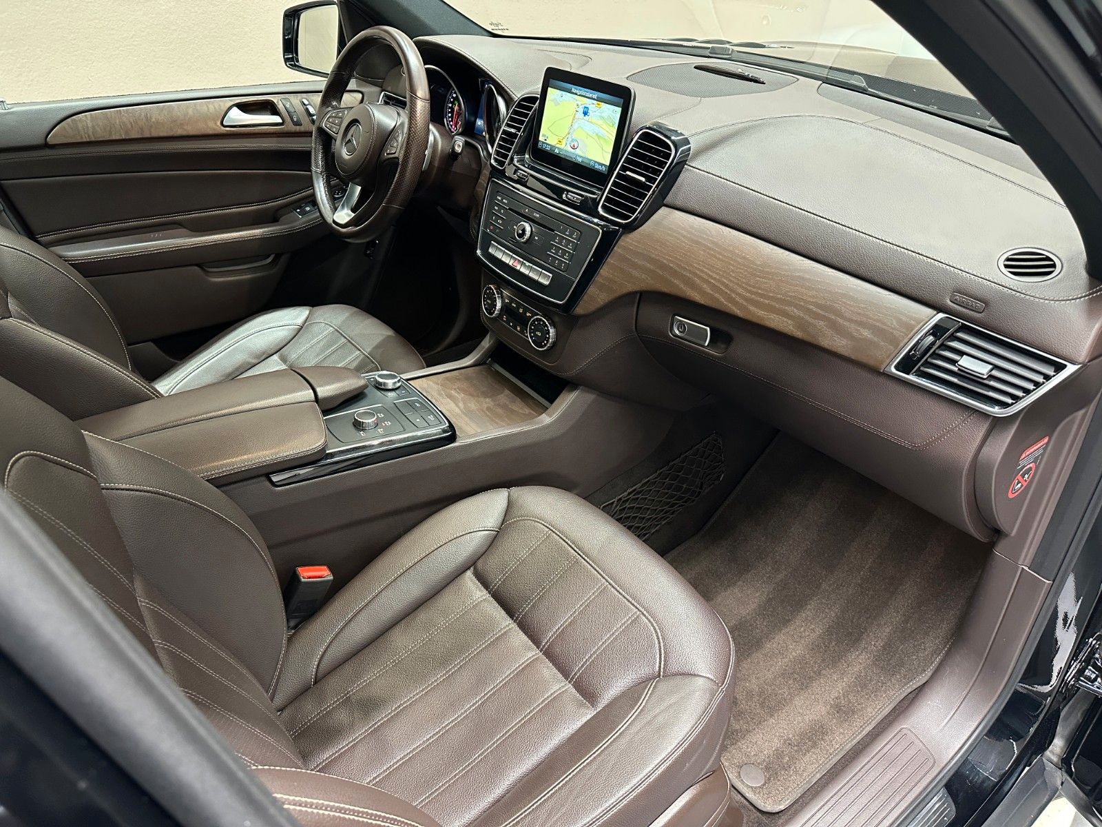 Mercedes-Benz GLS350 d 4M AMG LINE *7 SITZER*LED*AIRMATIC* foto 21