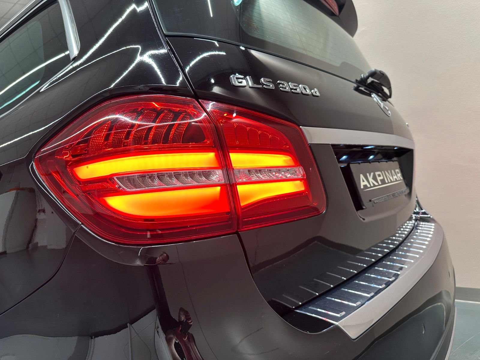 Mercedes-Benz GLS350 d 4M AMG LINE *7 SITZER*LED*AIRMATIC* foto 4