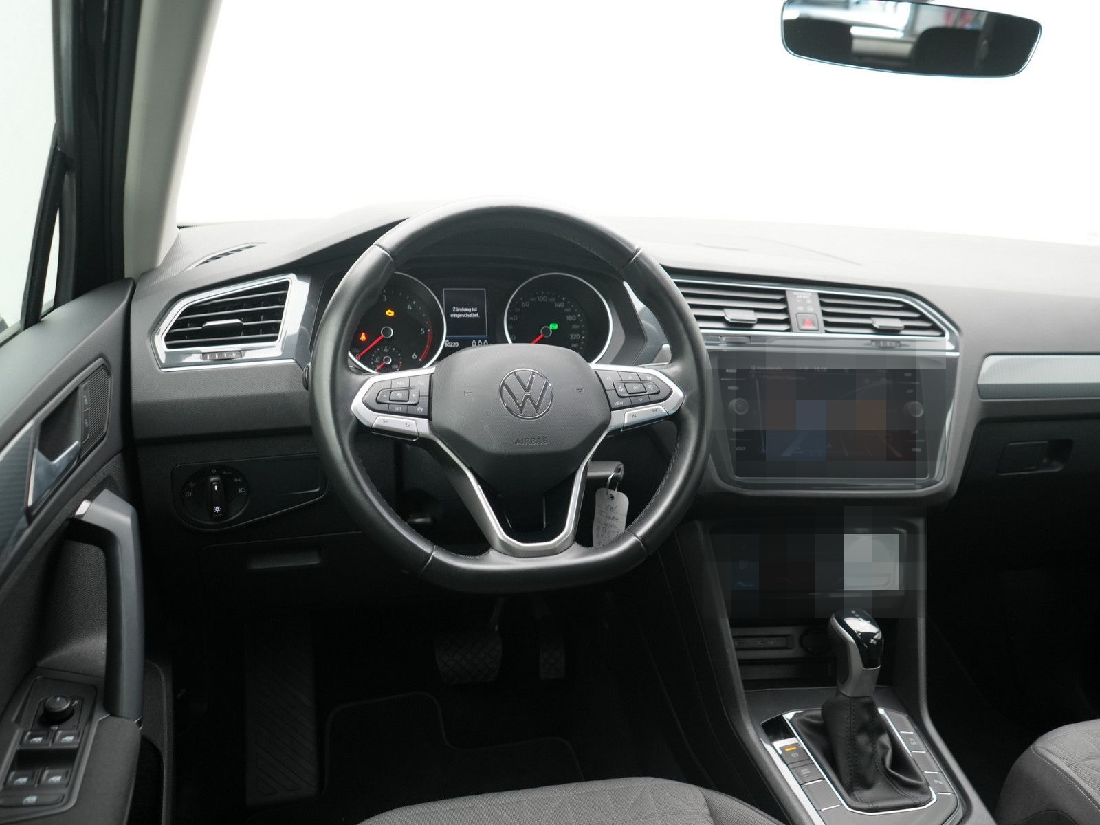 Volkswagen Tiguan Life DSG MATRIX AHK NAVI ACC SHZ CARPLAY foto 5