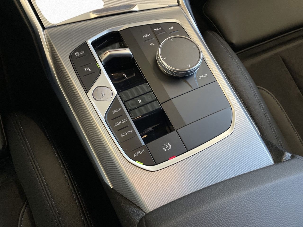 BMW 320dA xD Tour M Sport - AHK,St+Go,H/K,MEM,adLED foto 15