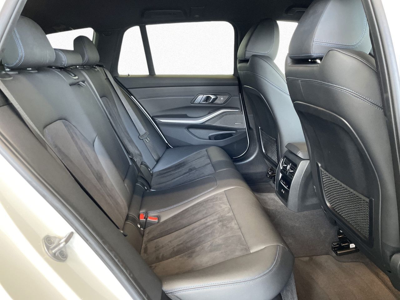 BMW 320dA xD Tour M Sport - AHK,St+Go,H/K,MEM,adLED foto 10