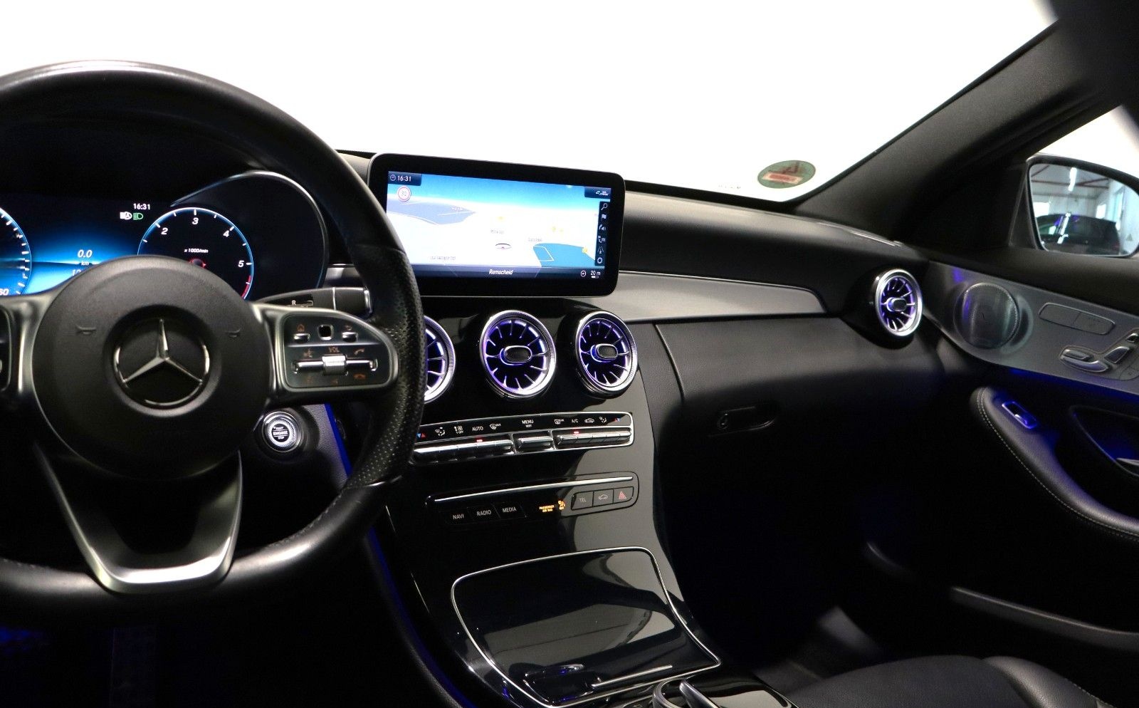 Mercedes-Benz C 220 d AMG Limousine Burmester Memory Ambiente foto 8