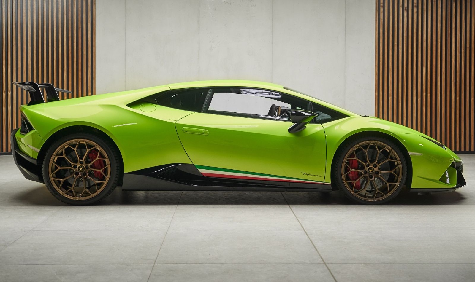 Lamborghini Performante Lift Ad Personam Verde Ithaca foto 3