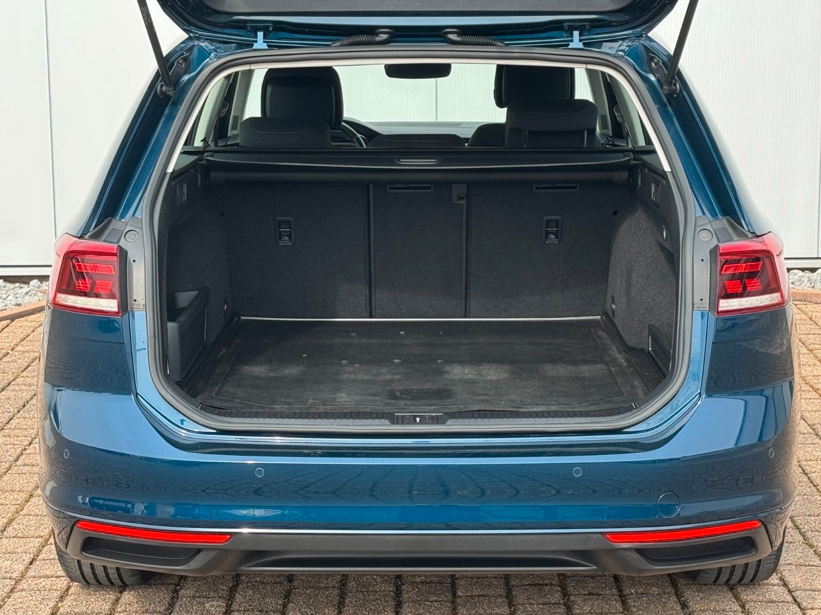 Volkswagen Passat Var. 2.0 TDI"Business" DSG LED CAM STANDH foto 13