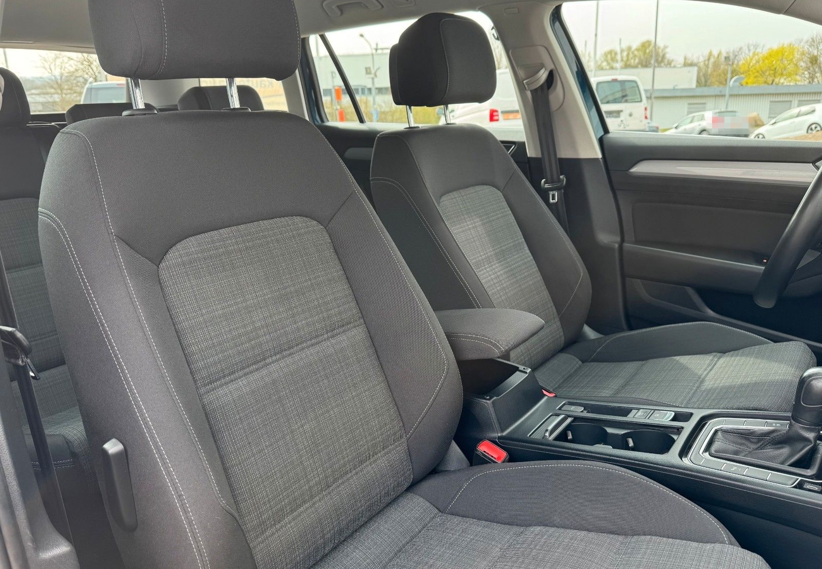 Volkswagen Passat Var. 2.0 TDI"Business" DSG LED CAM STANDH foto 5