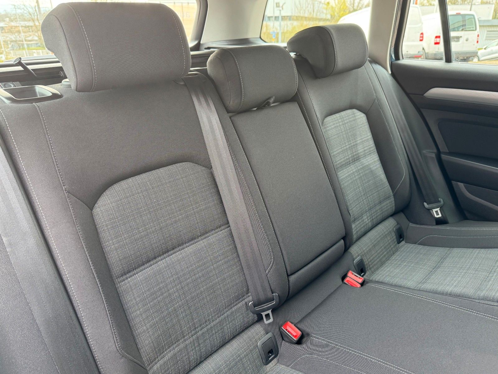 Volkswagen Passat Var. 2.0 TDI"Business" DSG LED CAM STANDH foto 10