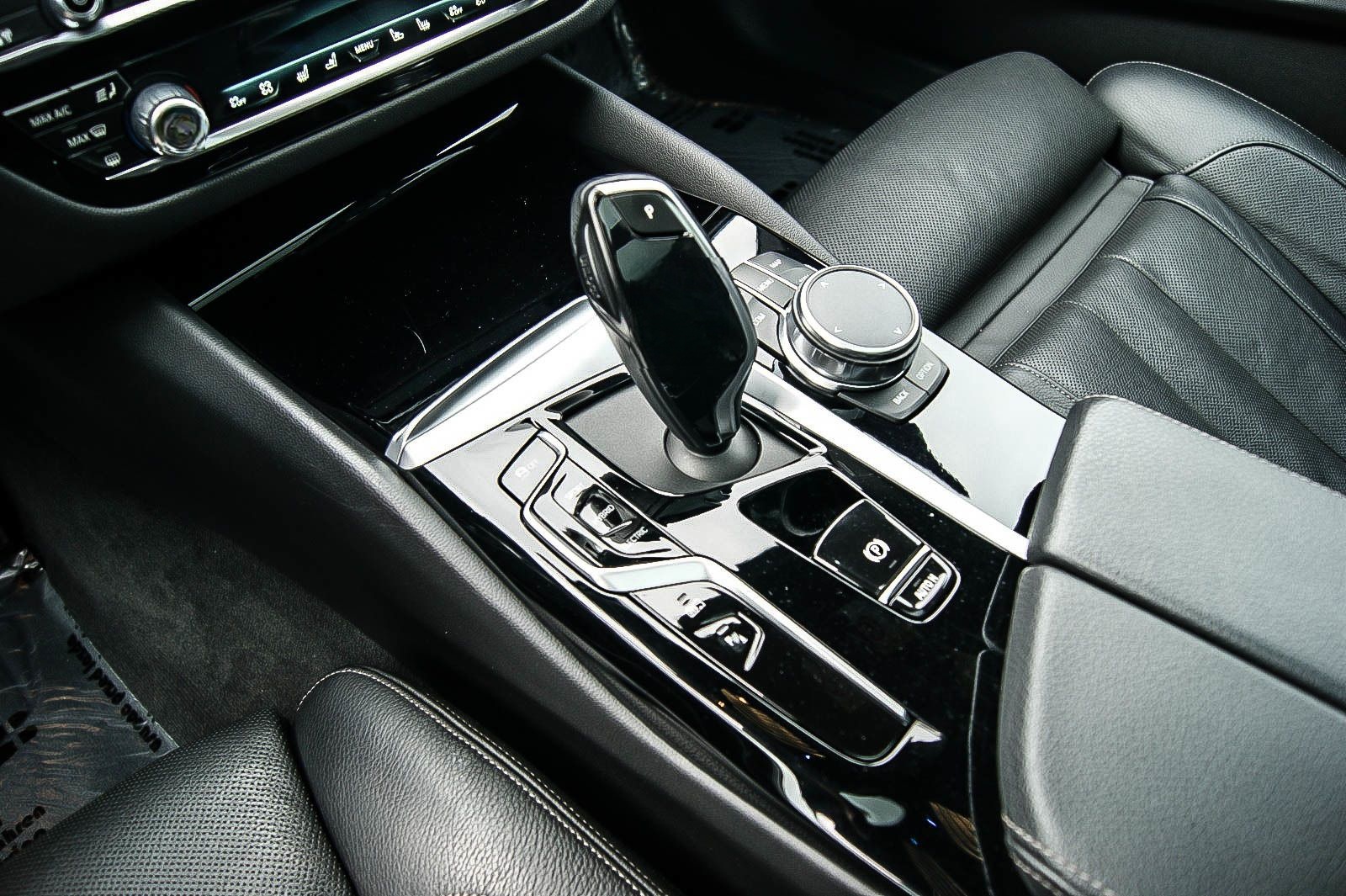 BMW 530 e Touring BANG&OLUFSEN PANORAMA HUD KAMERA foto 24