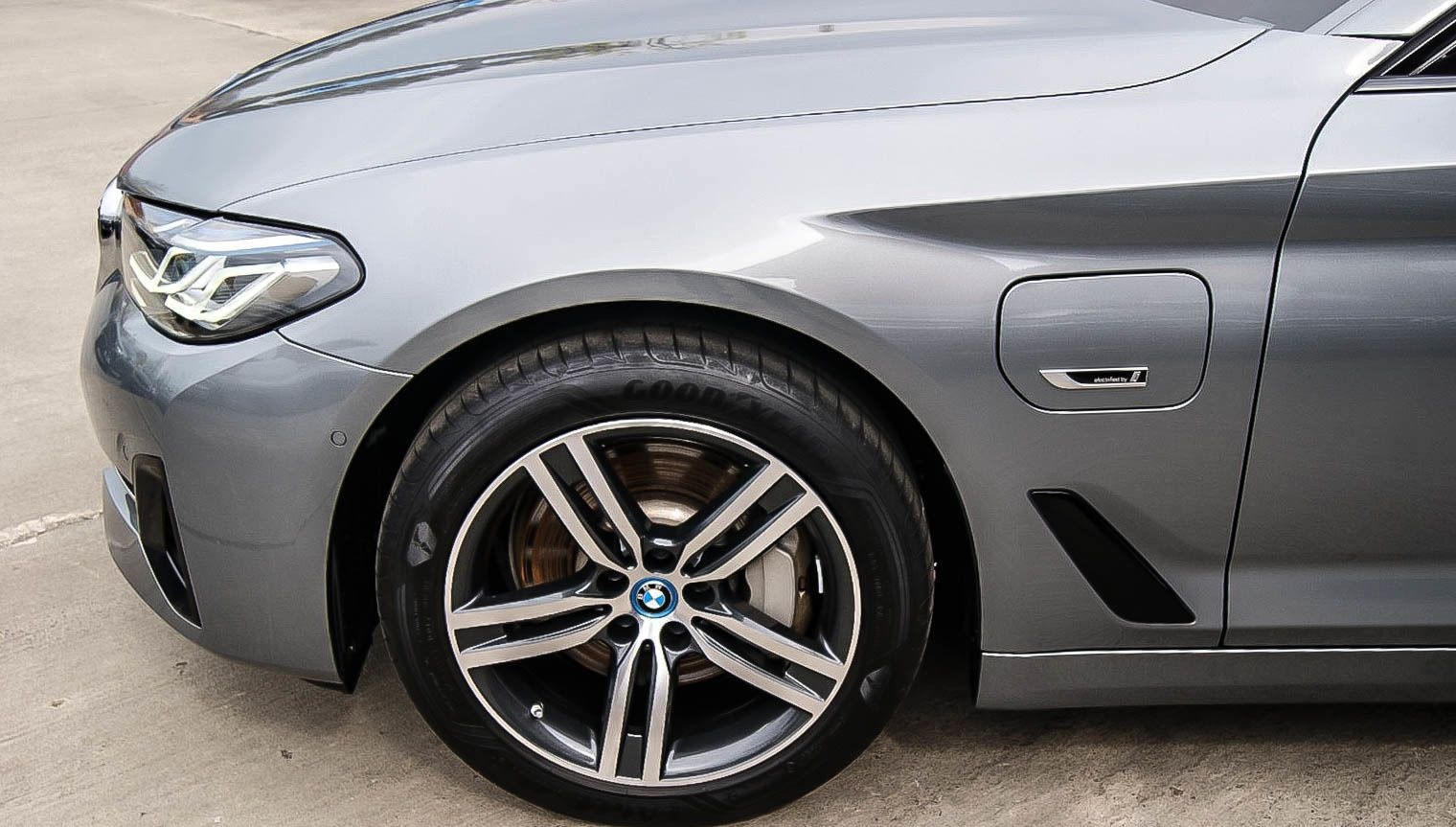 BMW 530 e Touring BANG&OLUFSEN PANORAMA HUD KAMERA foto 6