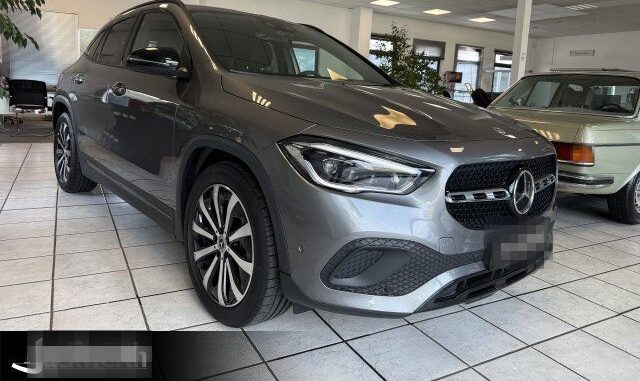 Mercedes-Benz GLA 200 d Progressive/Navi/Distronic/Autom./AHK foto 2