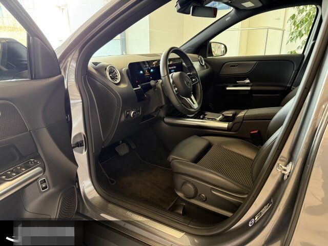 Mercedes-Benz GLA 200 d Progressive/Navi/Distronic/Autom./AHK foto 13