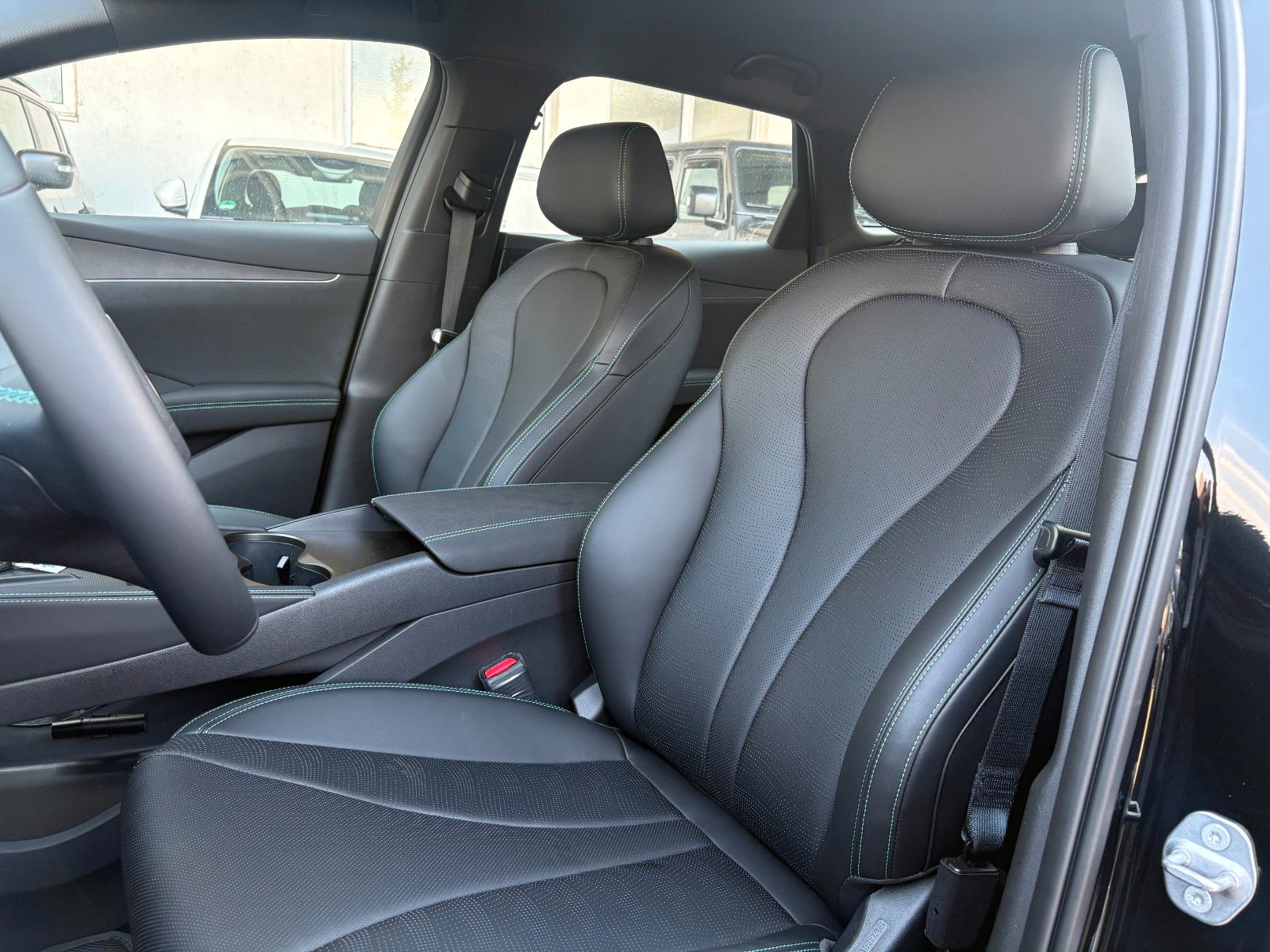 BYD SEAL 6 135 kW 1.5 PHEV DM-i Boost foto 8