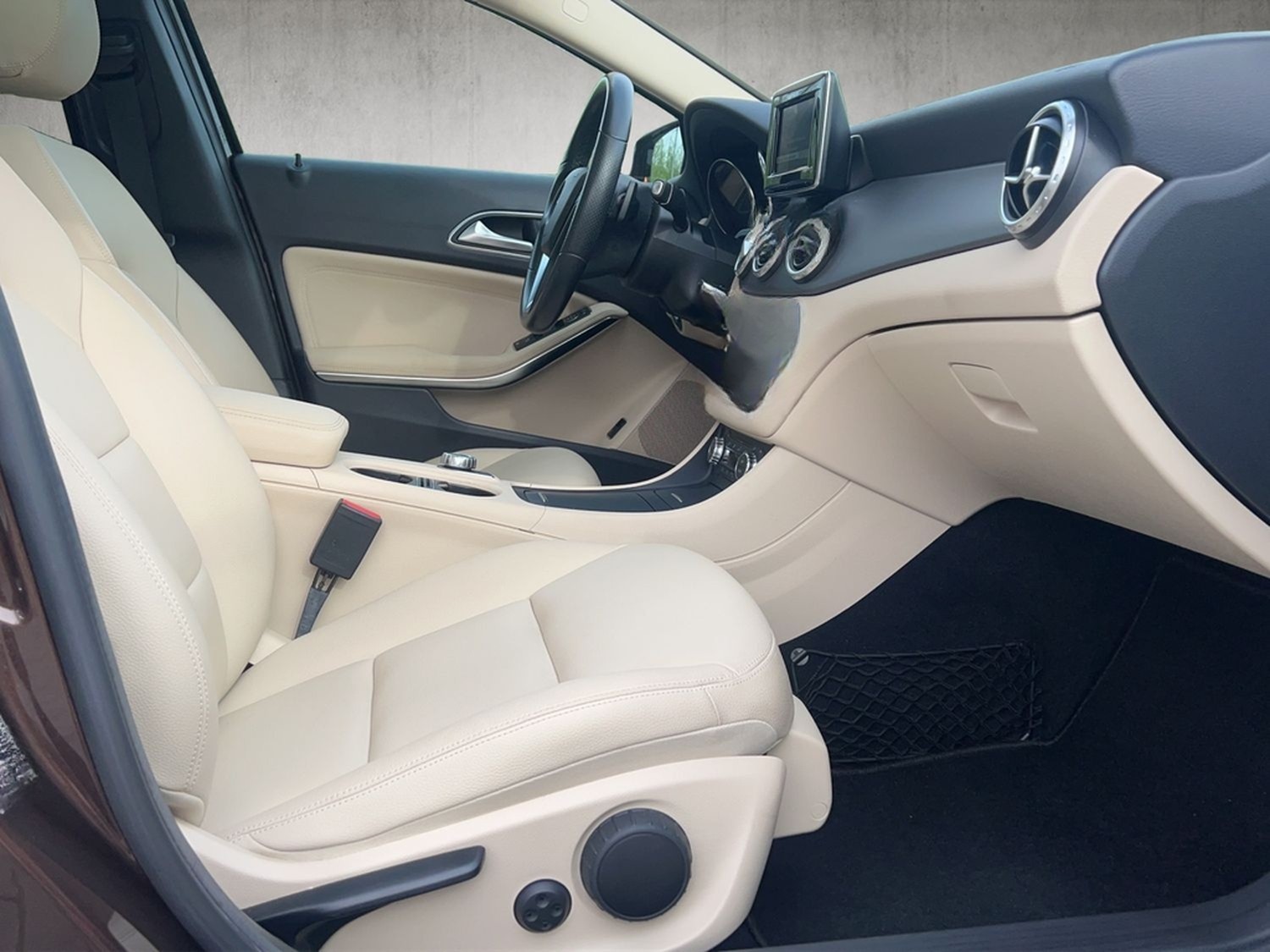 Mercedes-Benz GLA 250 Style°Xenon°ILS°Distronic°Pano°Leder°Kam foto 12