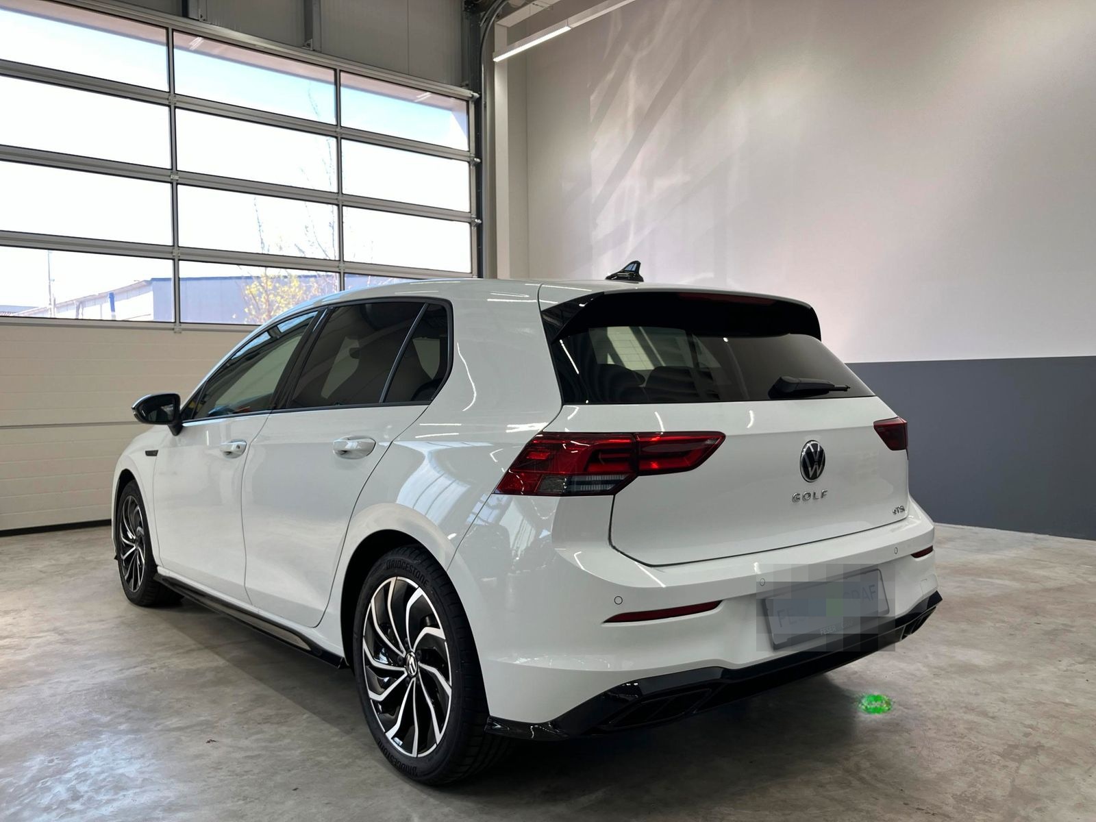 Volkswagen Golf R-Line 1.5 eTSI DSG RFK ACC Navi SHZ foto 4