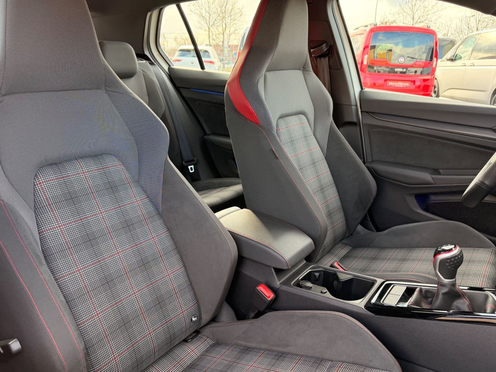 Volkswagen Golf VIII Lim. GTI AAC SHZ NAVI PDC V+H LED foto 10