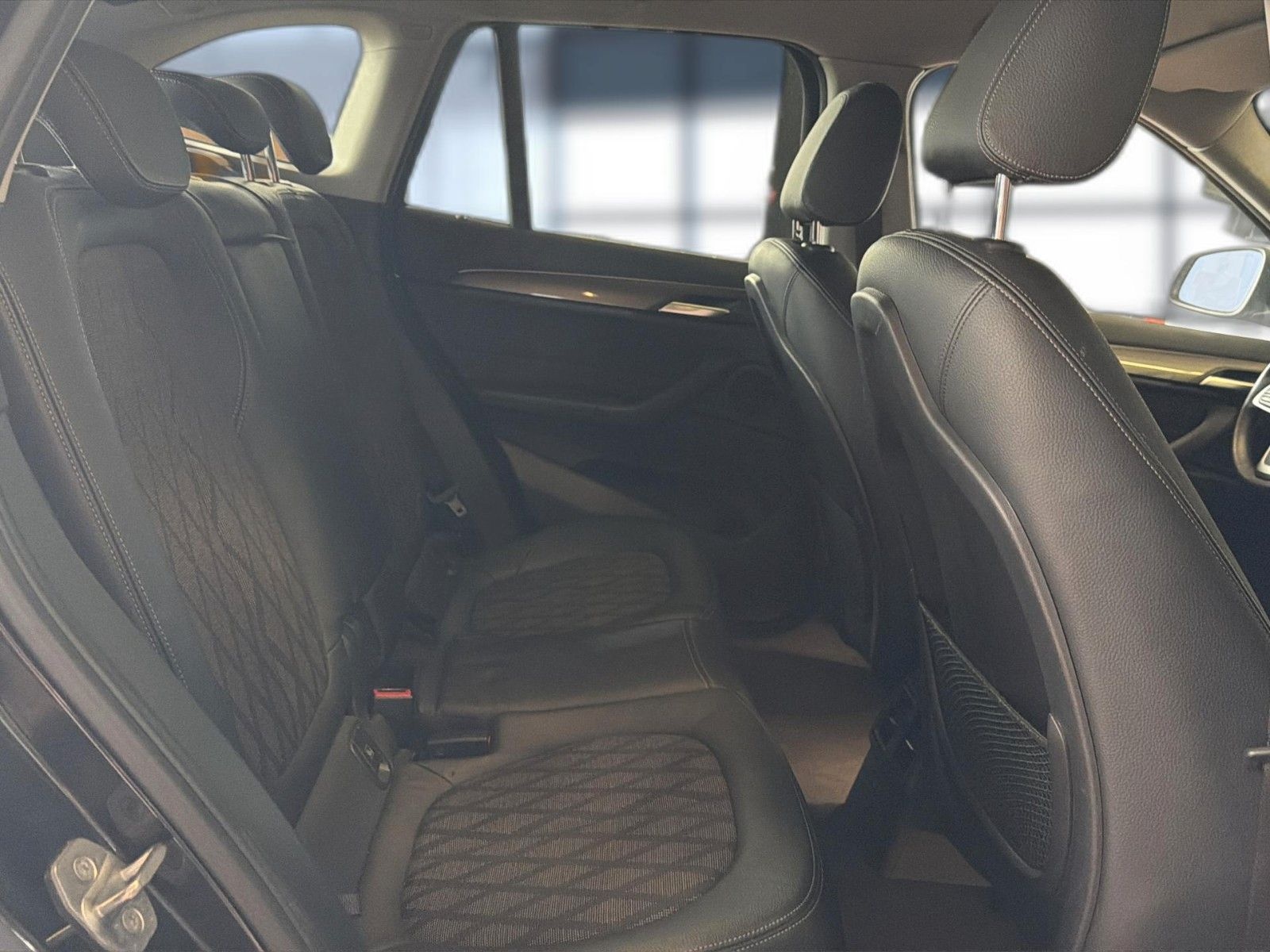 BMW X1 xDrive 18 d xLine Automatik*LED*Navi*ACC*Spur foto 16