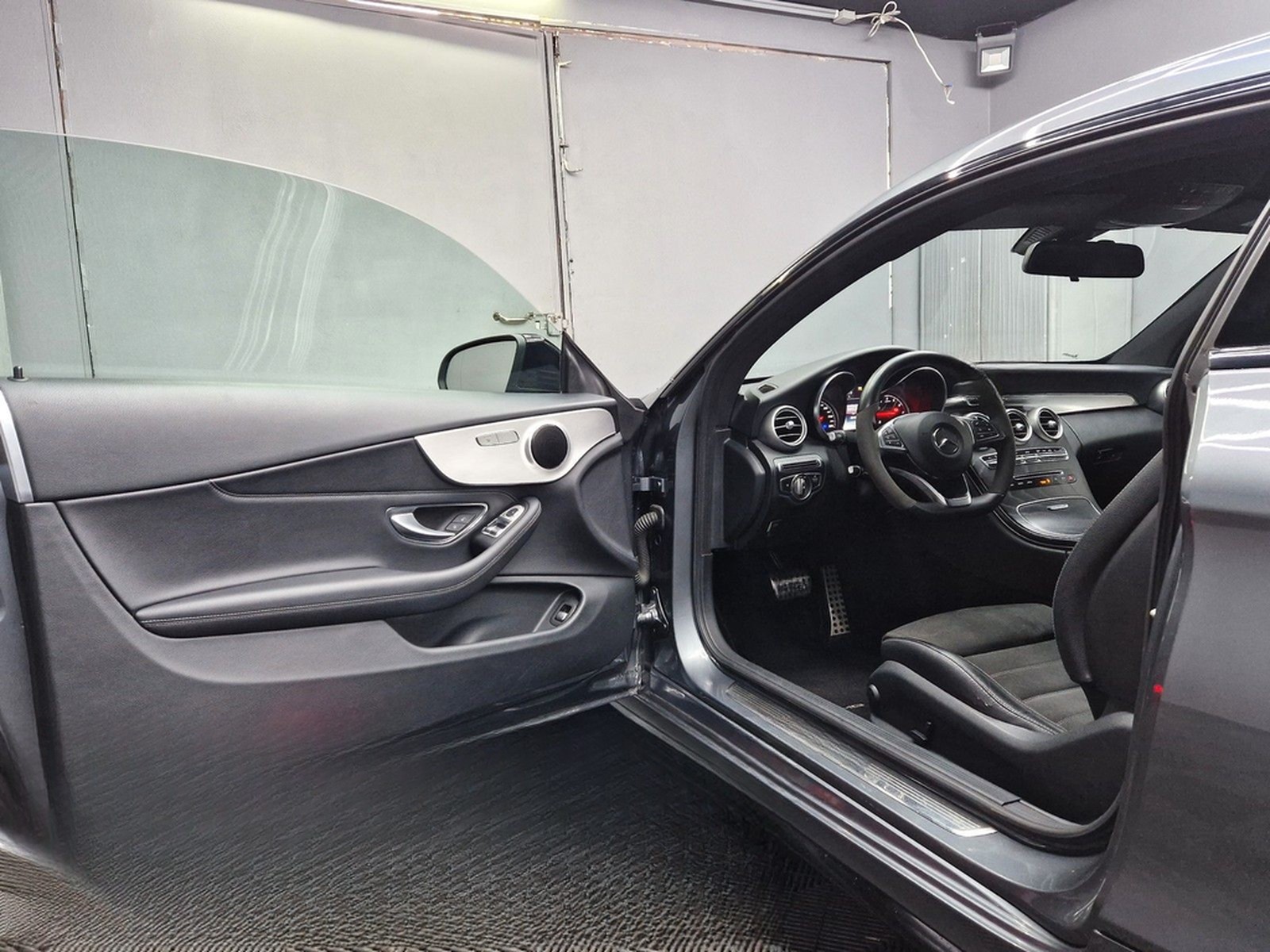 Mercedes-Benz C 180 Edition Night AMG Line|AUTOM|LEDER|LED|19  foto 6