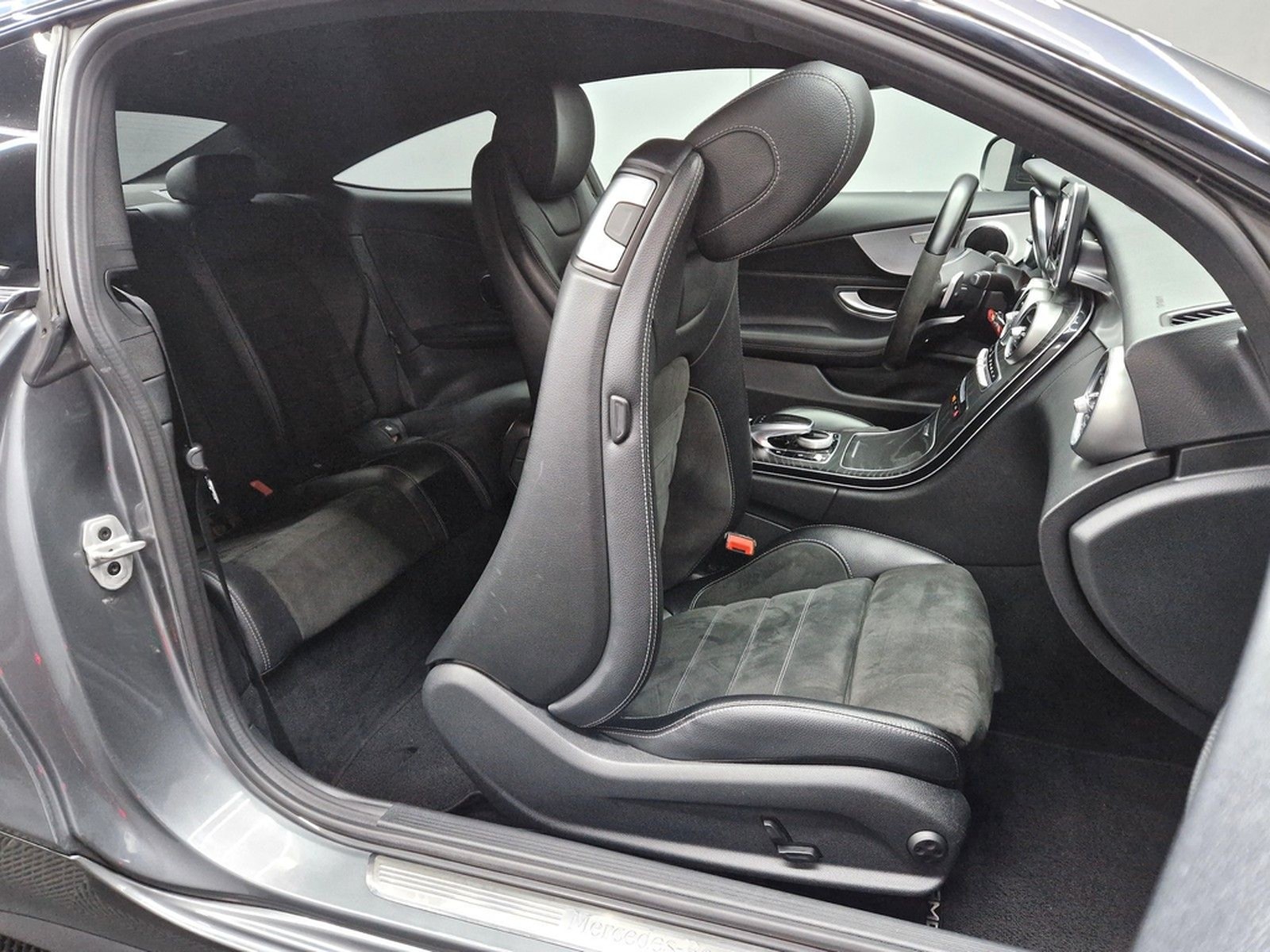 Mercedes-Benz C 180 Edition Night AMG Line|AUTOM|LEDER|LED|19  foto 9