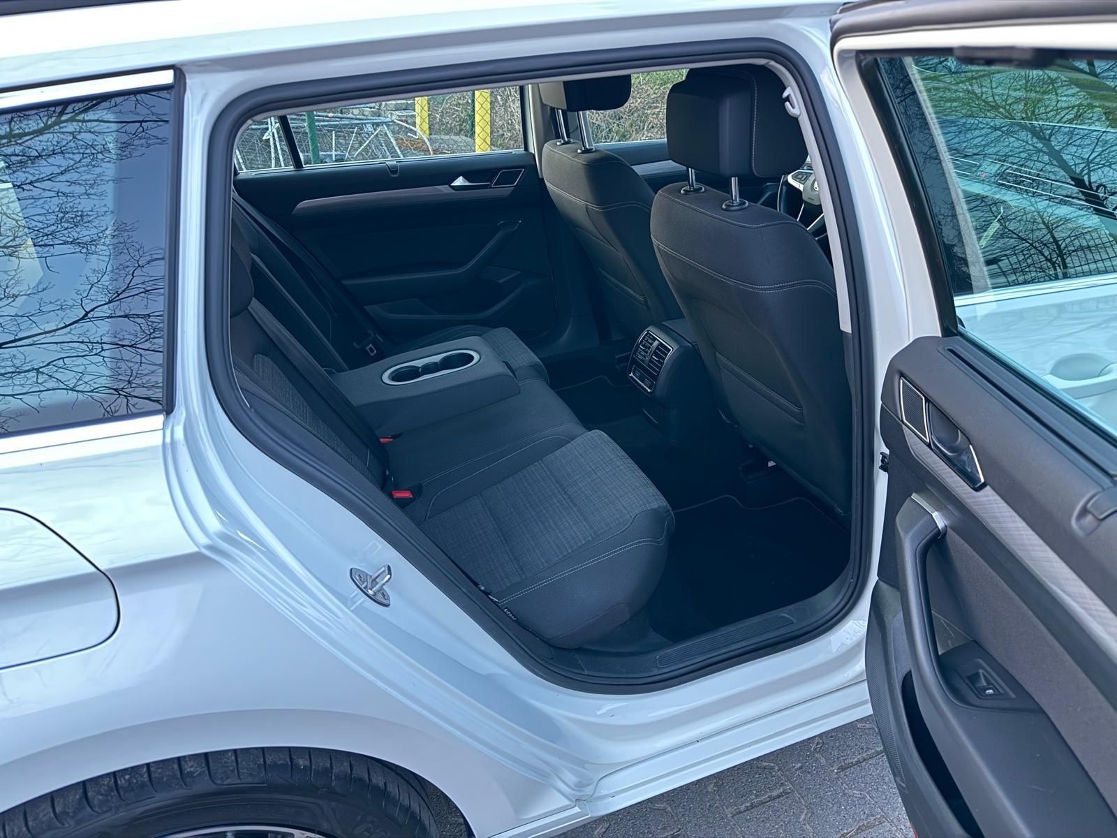 Volkswagen Passat Variant 2.0 TSI OPF 140kW DSG Busines... foto 9