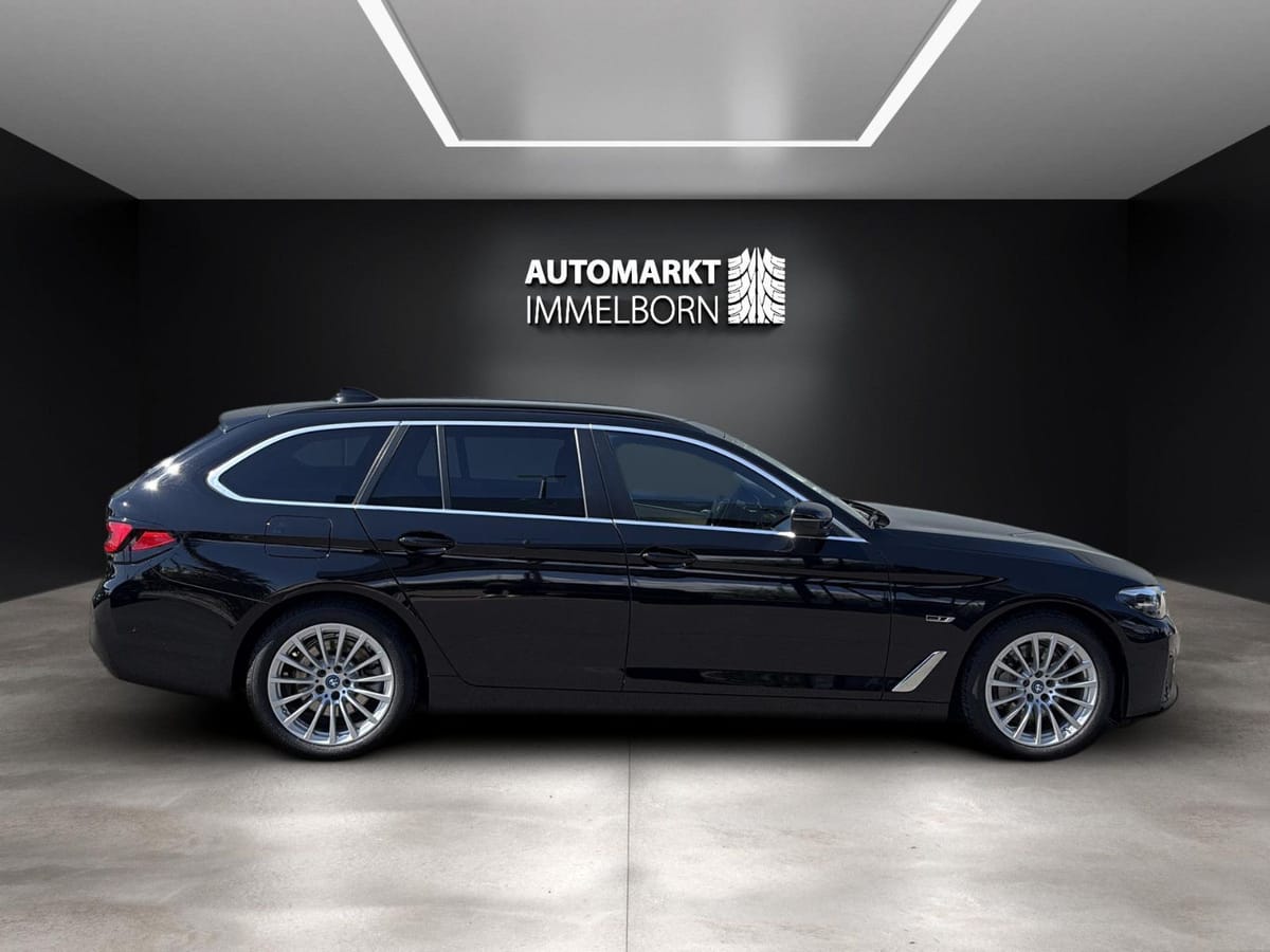 BMW 530 e ALLRAD 4xSH`Leder`LED AHK Navi Live Kamer foto 6