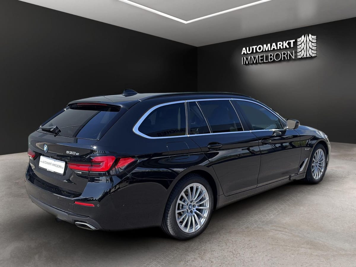 BMW 530 e ALLRAD 4xSH`Leder`LED AHK Navi Live Kamer foto 7