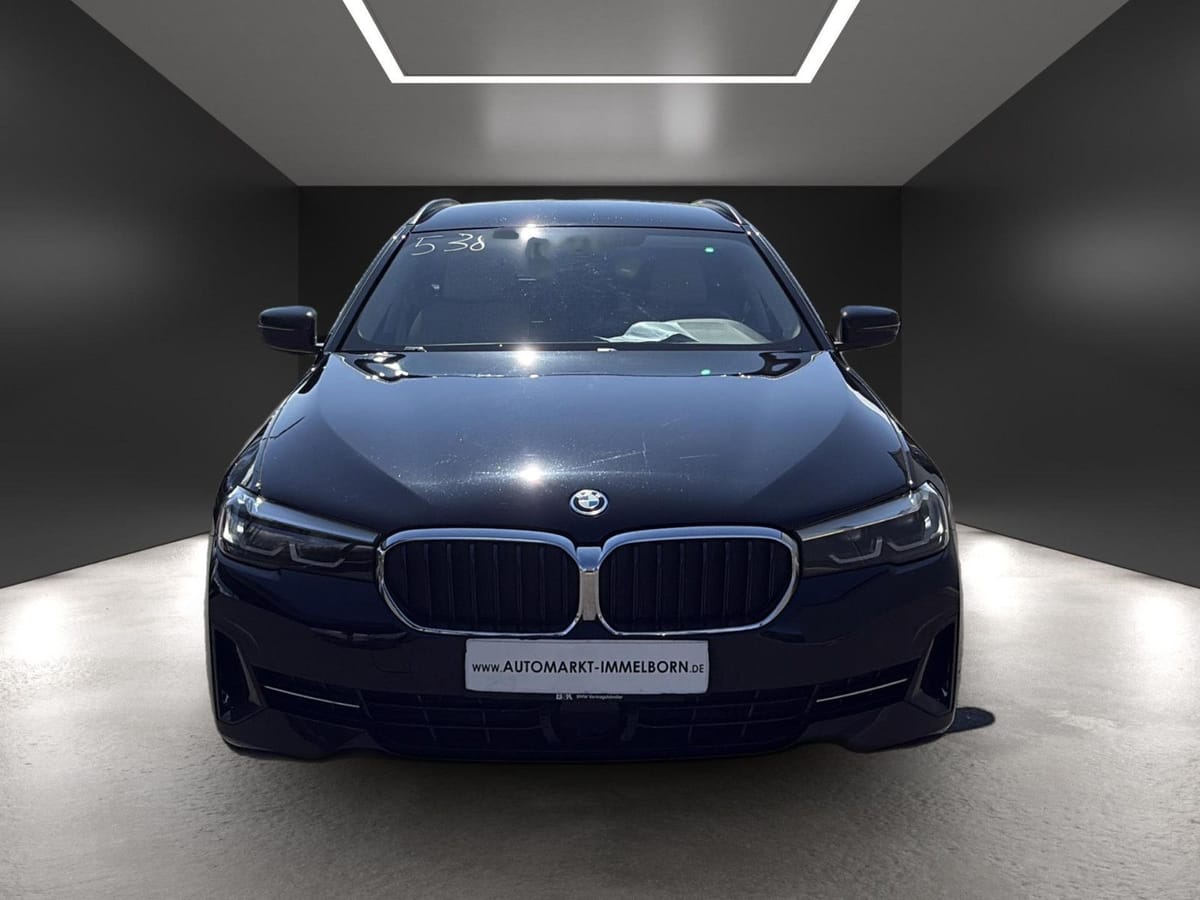 BMW 530 e ALLRAD 4xSH`Leder`LED AHK Navi Live Kamer foto 8