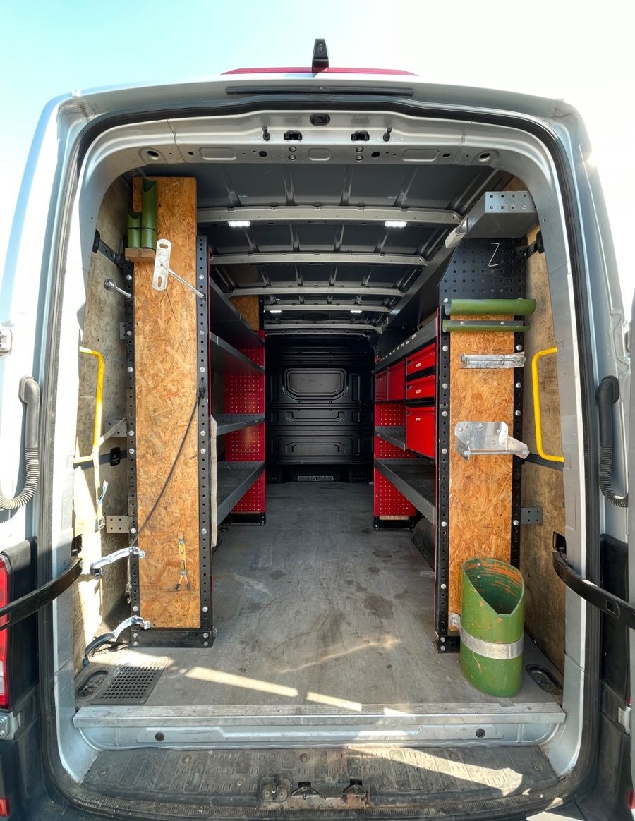 Volkswagen Crafter Kasten inkl. Regalsystem foto 11