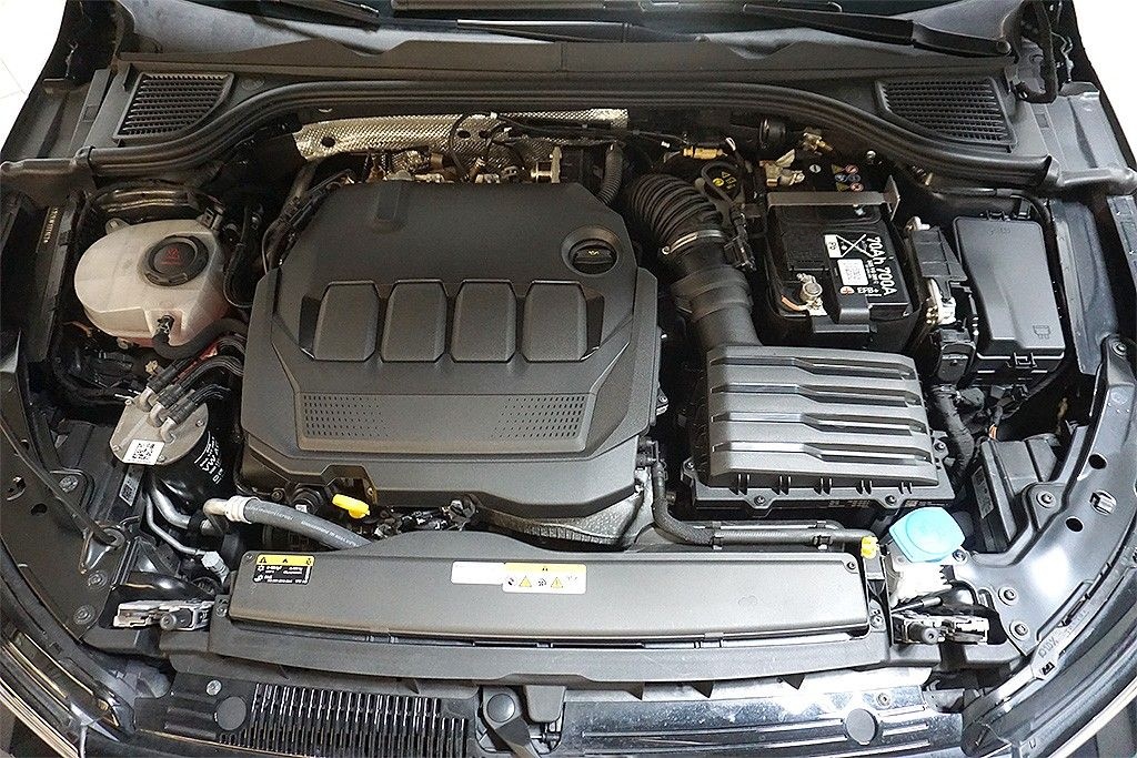 Volkswagen Golf 8 2.0TDI DSG Life Virtual Navi SHZ LED ACC  foto 14