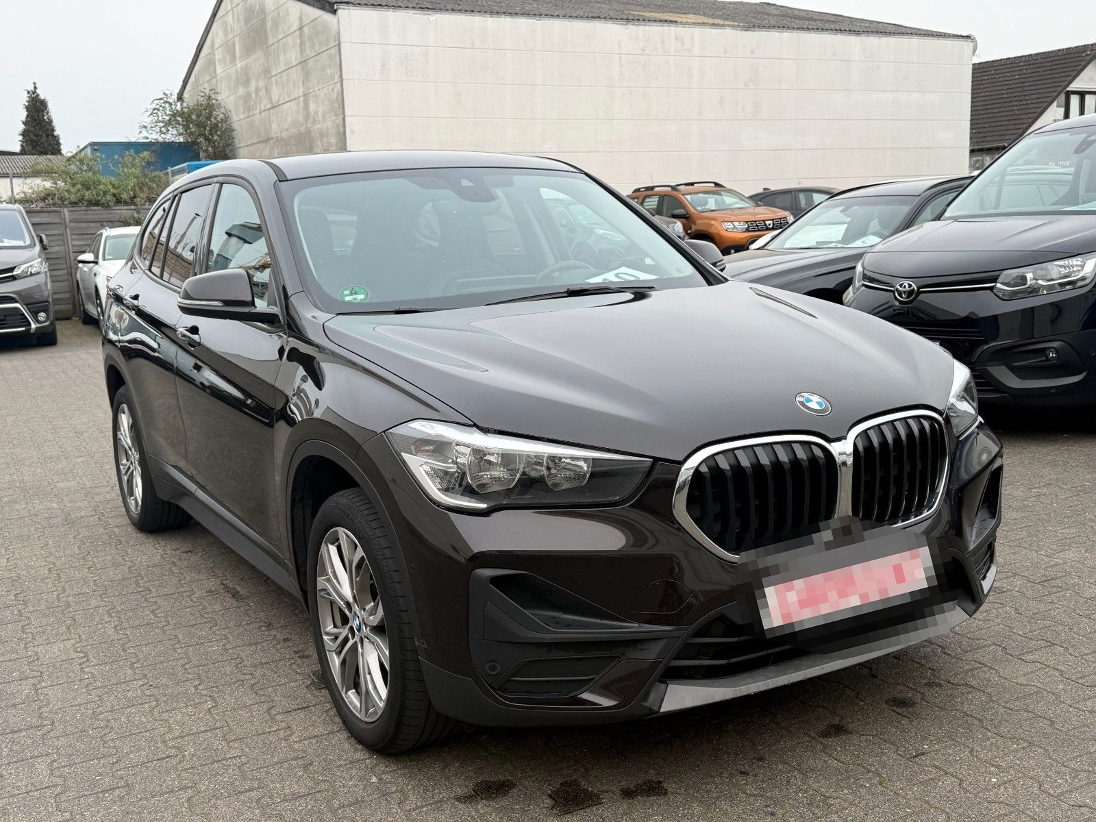 BMW X1 sDrive 18 d Advantage LEDER/KAMERA/PDC/KLIMA foto 3