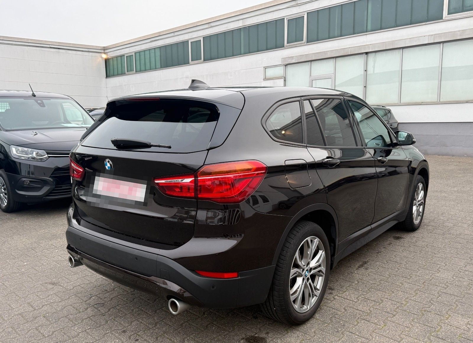 BMW X1 sDrive 18 d Advantage LEDER/KAMERA/PDC/KLIMA foto 5