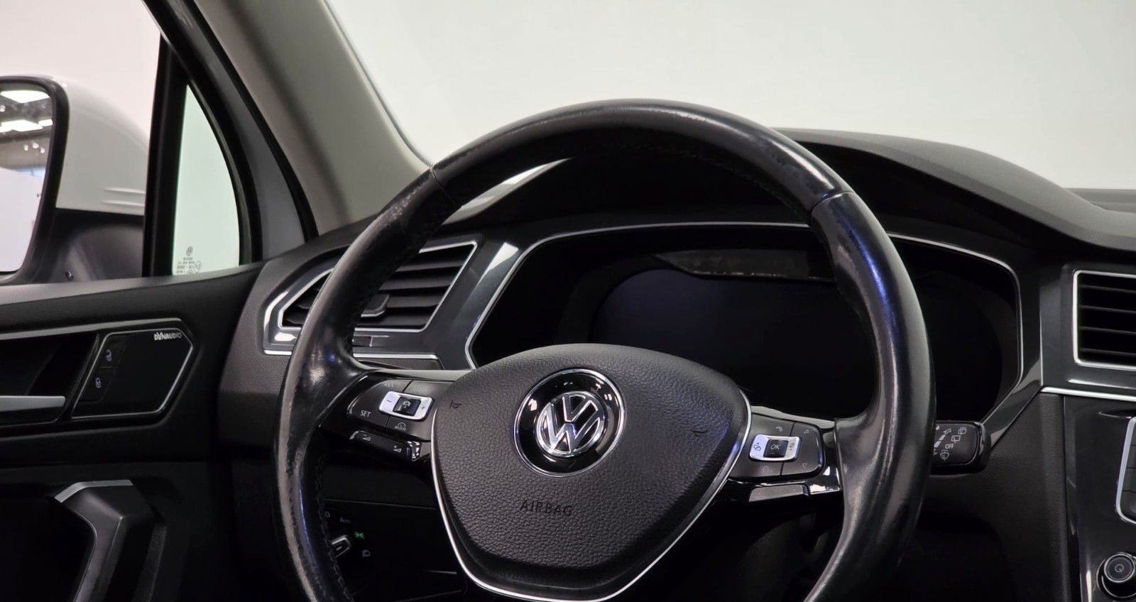 Volkswagen Tiguan Highline 4Motion  LED Pano 360° *Garantie foto 21