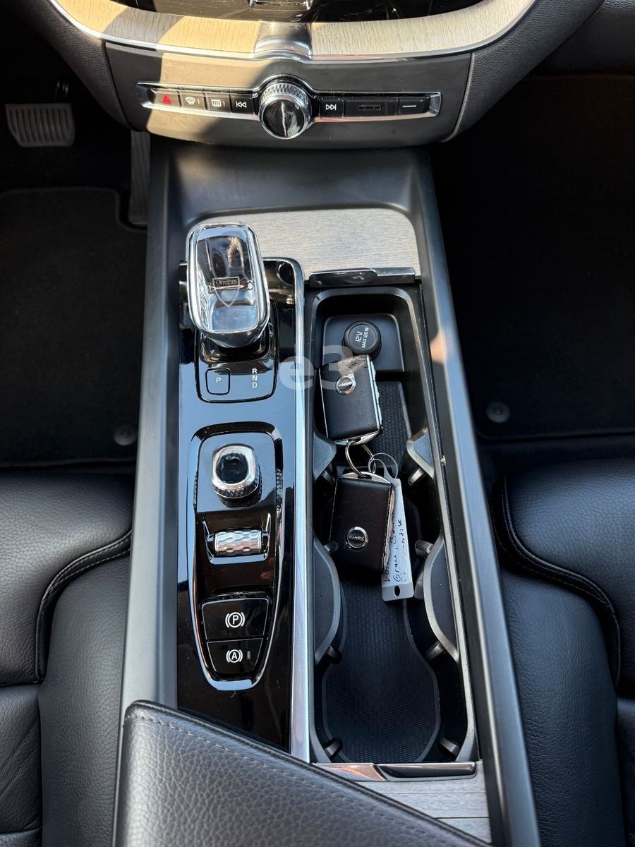 Volvo XC60 Inscription AWD;DIVERS ASSIST;AHK;1VORBES. foto 16