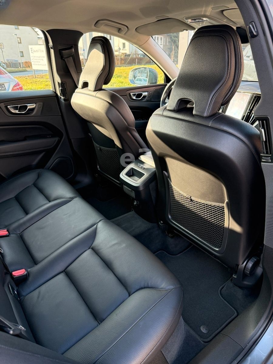 Volvo XC60 Inscription AWD;DIVERS ASSIST;AHK;1VORBES. foto 25