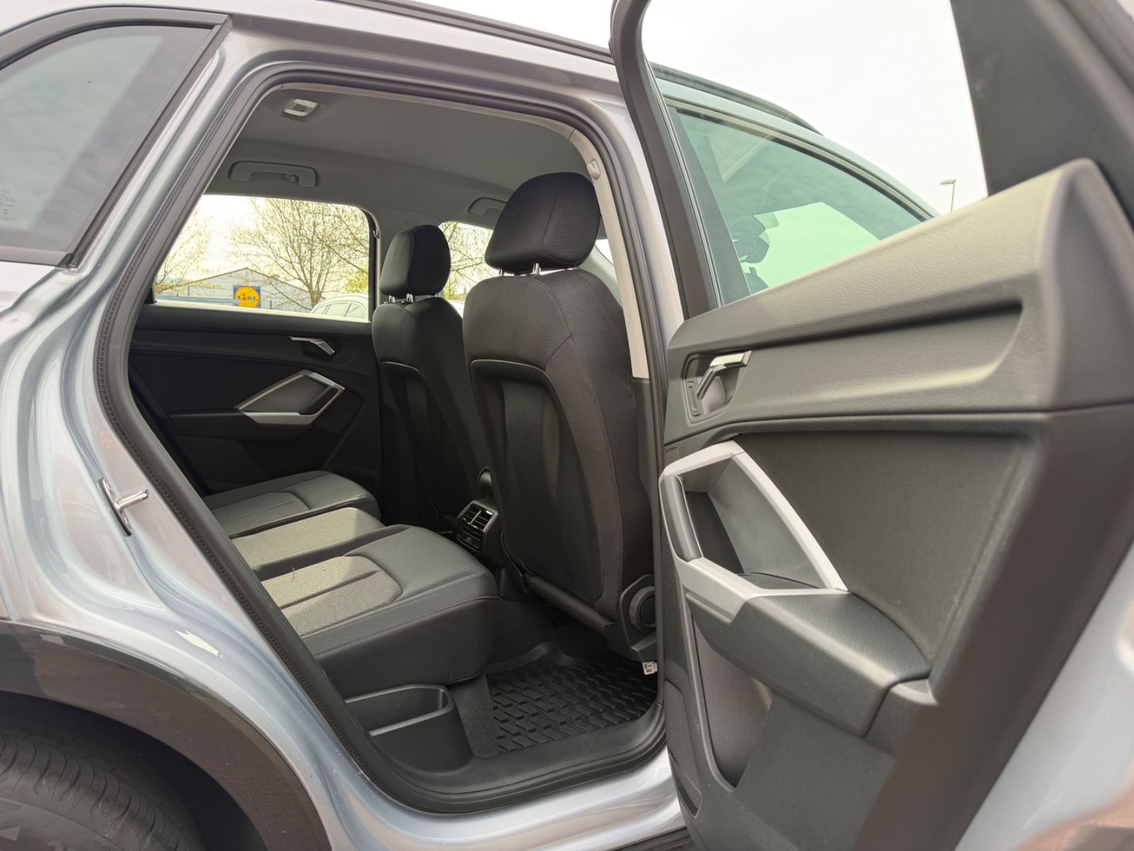 Audi Q3 35 TFSI advanced *1. Hand *Standheiz. *AHK foto 9