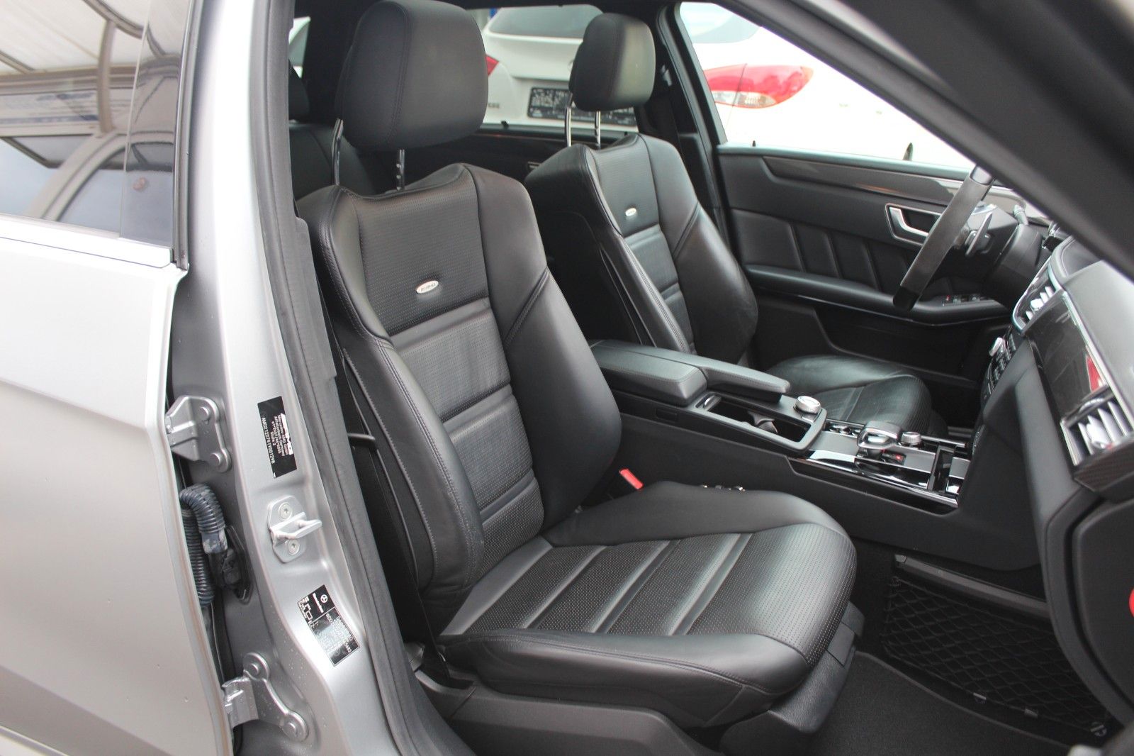 Mercedes-Benz E 63 AMG T Exklusiv Nachtsicht*Panorama*Distroni foto 13