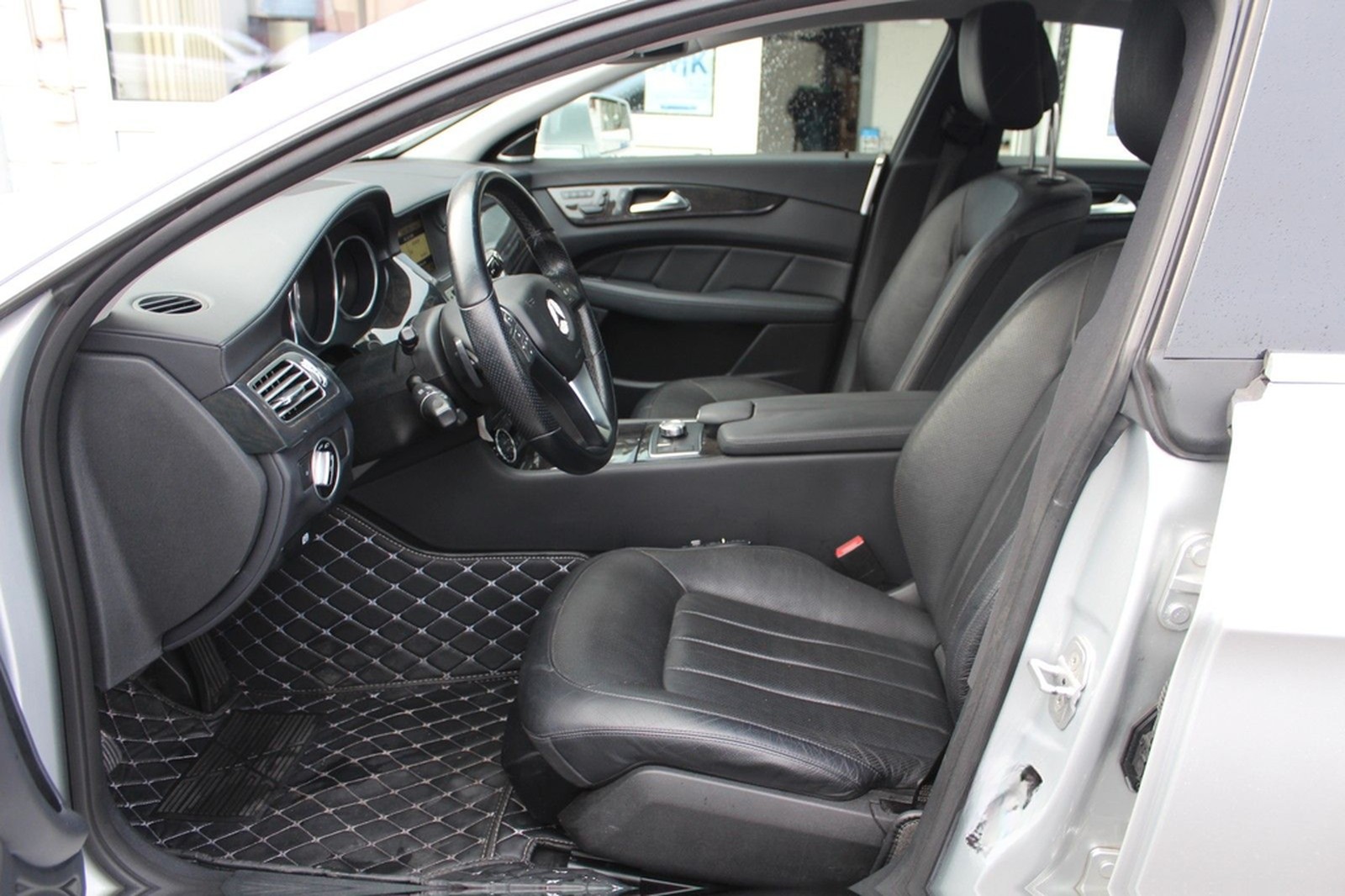 Mercedes-Benz CLS 350 CGI Distronic*Leder*Memory*R-Kamera*LED foto 8