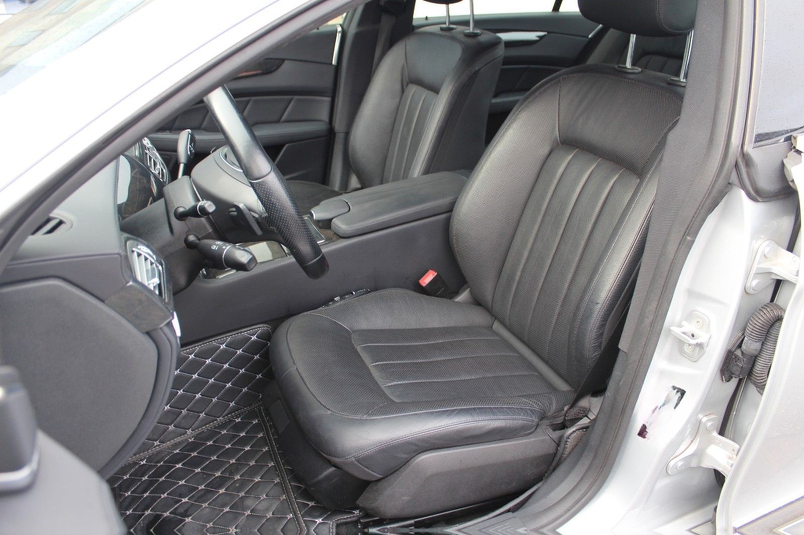 Mercedes-Benz CLS 350 CGI Distronic*Leder*Memory*R-Kamera*LED foto 9