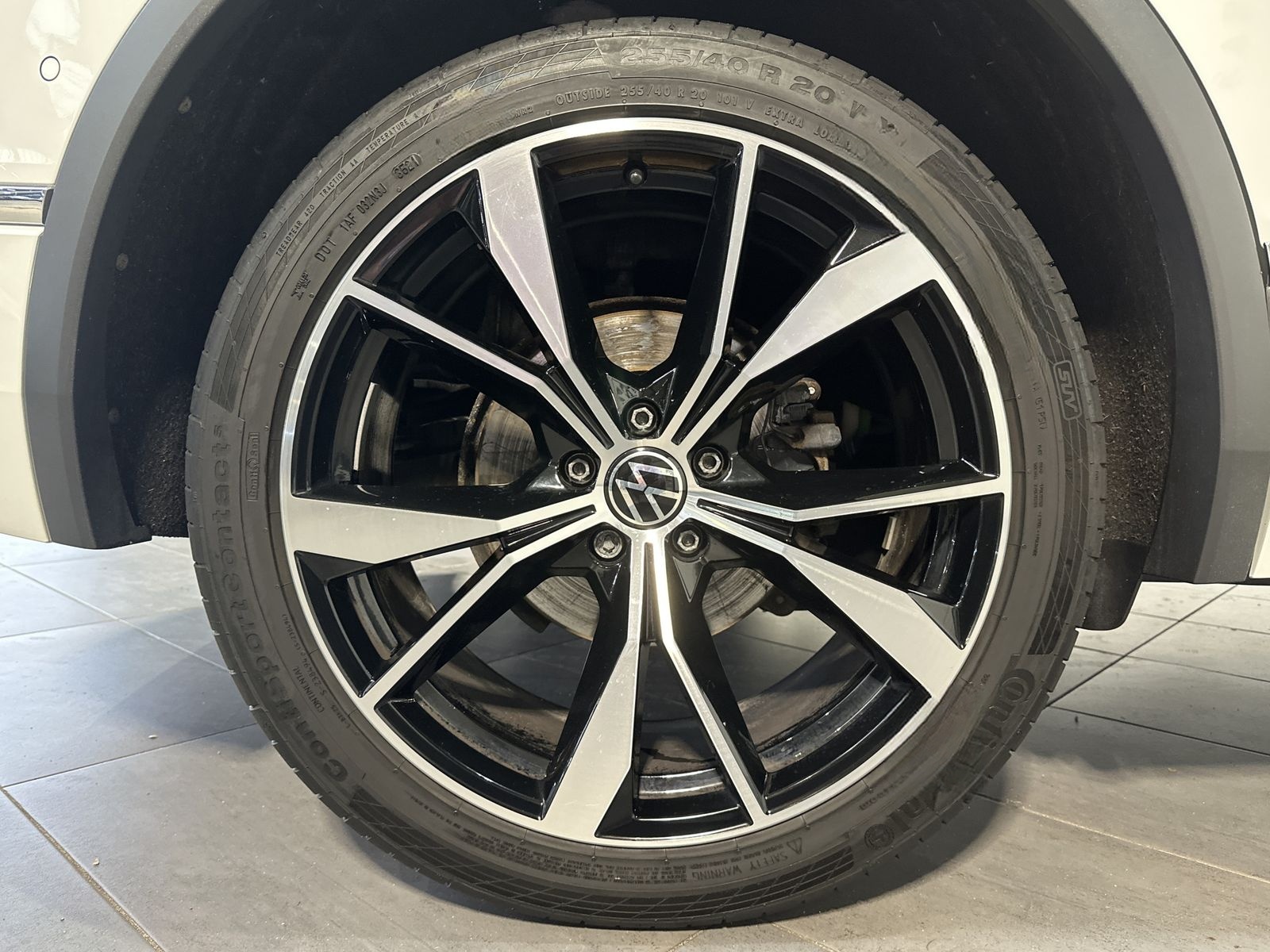 Volkswagen Tiguan R-Line 4M NAV+IQ-LIGHT+PANO+20ZO+360°+ACC foto 3