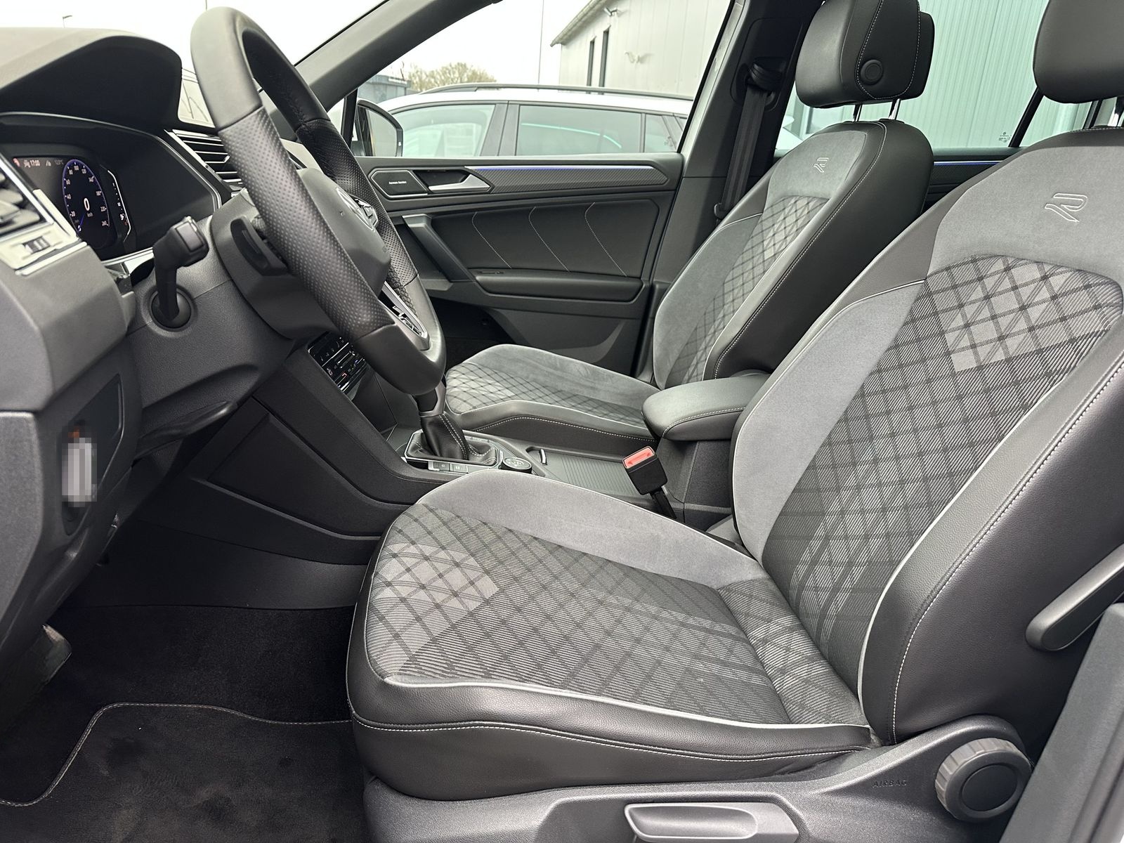 Volkswagen Tiguan R-Line 4M NAV+IQ-LIGHT+PANO+20ZO+360°+ACC foto 9