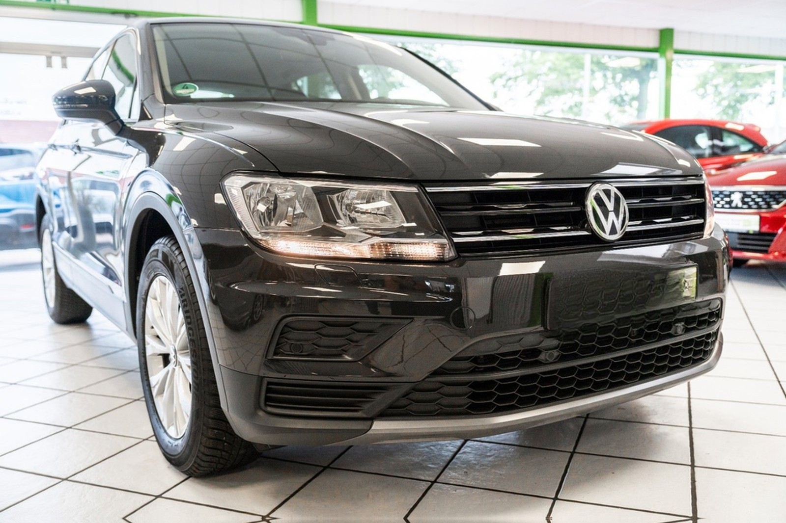 Volkswagen Tiguan 4Motion 1.4 Benzin Automatik AHK Navi PDC foto 3