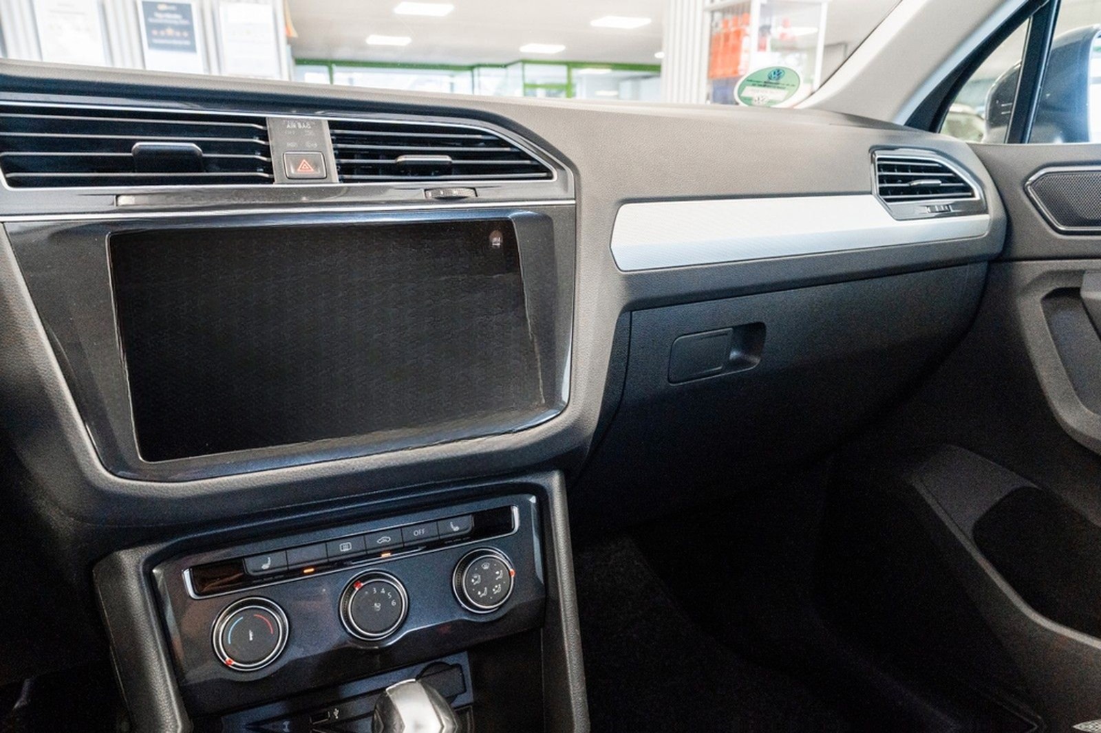 Volkswagen Tiguan 4Motion 1.4 Benzin Automatik AHK Navi PDC foto 23