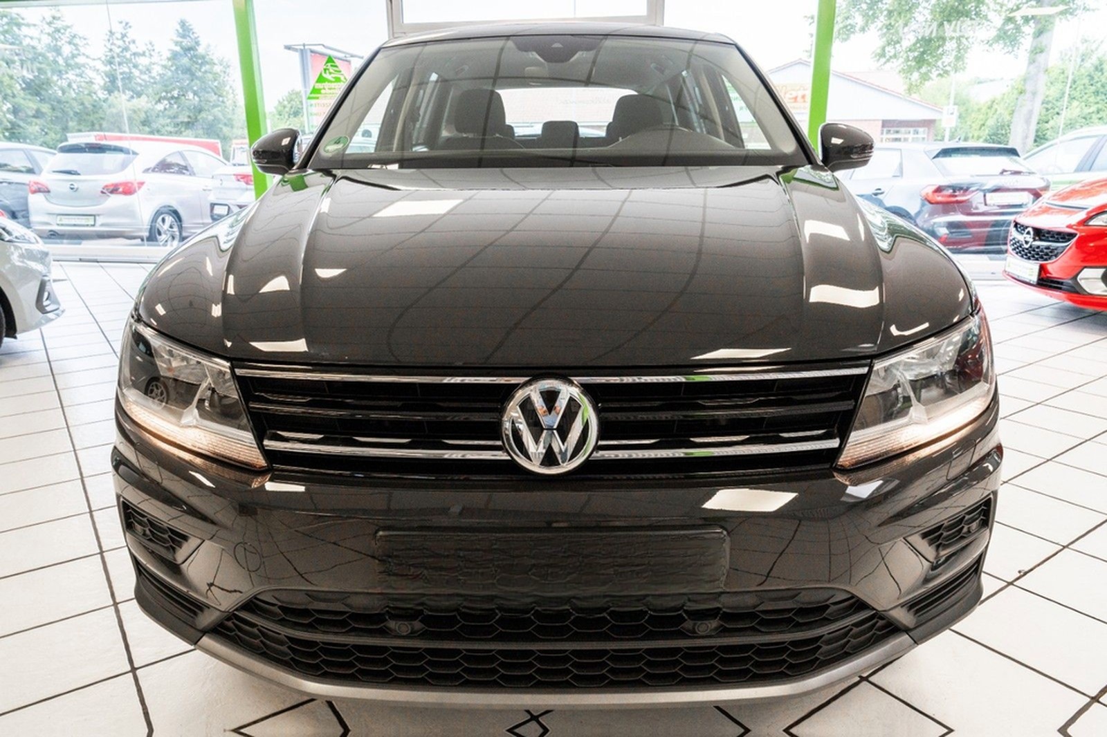 Volkswagen Tiguan 4Motion 1.4 Benzin Automatik AHK Navi PDC foto 4