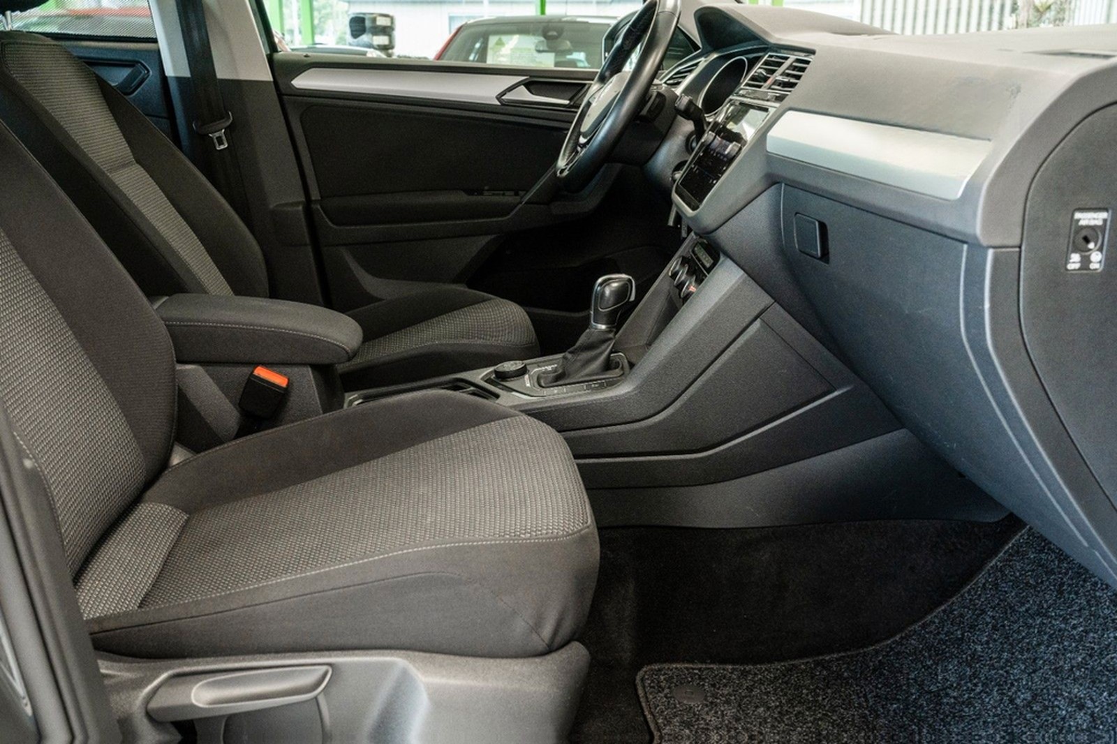Volkswagen Tiguan 4Motion 1.4 Benzin Automatik AHK Navi PDC foto 33