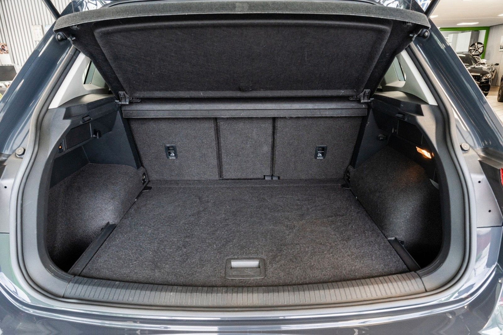 Volkswagen Tiguan 4Motion 1.4 Benzin Automatik AHK Navi PDC foto 37