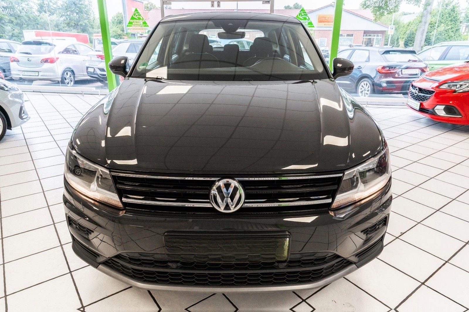 Volkswagen Tiguan 4Motion 1.4 Benzin Automatik AHK Navi PDC foto 5