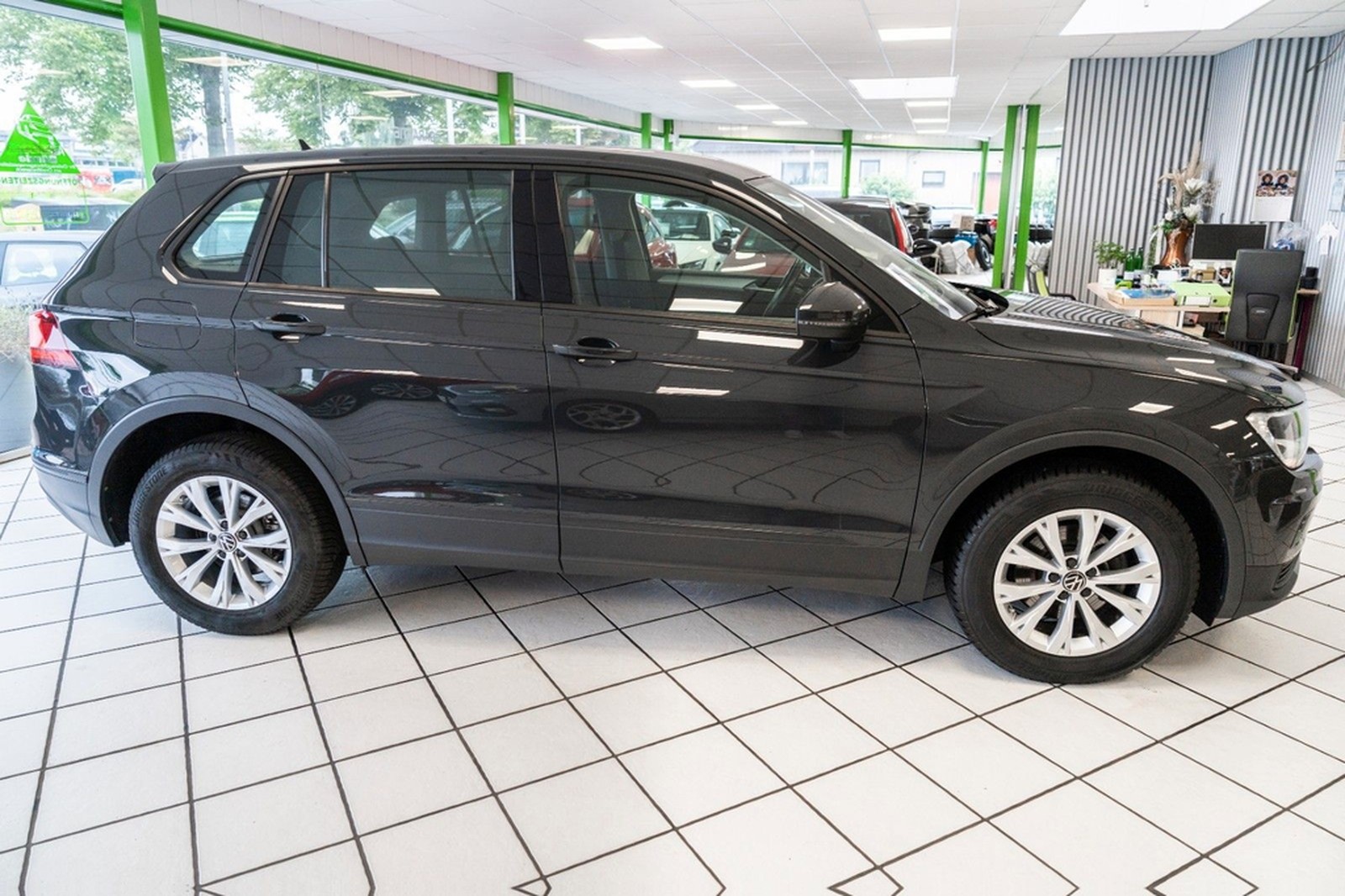 Volkswagen Tiguan 4Motion 1.4 Benzin Automatik AHK Navi PDC foto 8