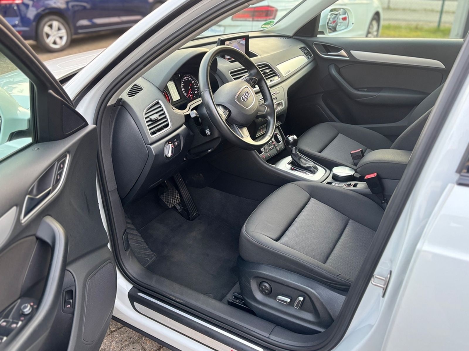 Audi Q3 S-Line*Quattro*Automatik*Scheckheft*90.000KM* foto 13