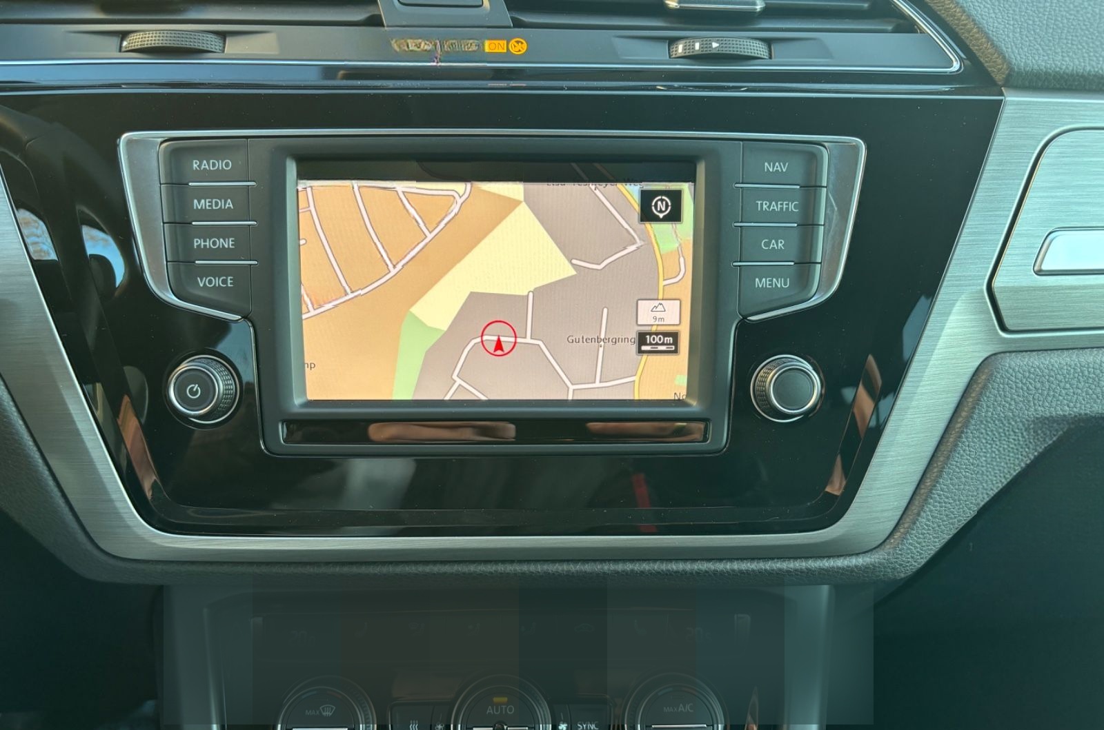 Volkswagen Touran Comfortline 7 Sitzer TÜV&AU NEU foto 22