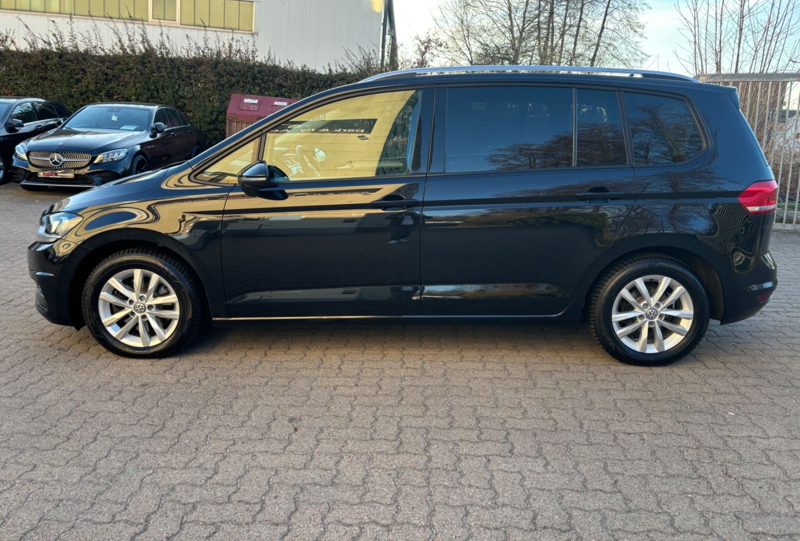 Volkswagen Touran Comfortline 7 Sitzer TÜV&AU NEU foto 8