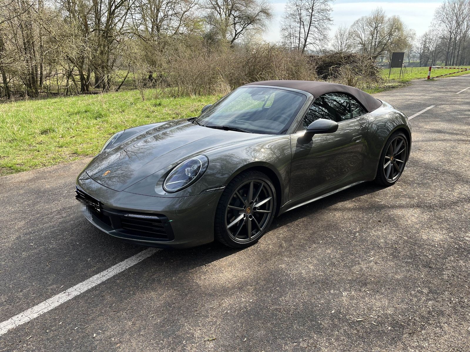 Porsche 911 Carrera Cabrio "Sport Chrono" Leder trüffel foto 14